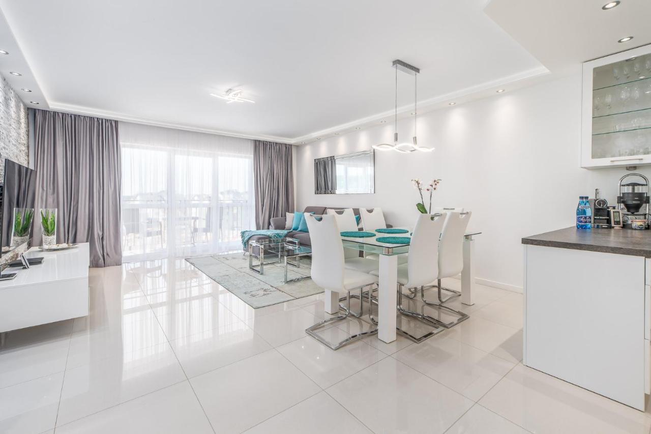 Stylish Vacation Apartment With Parking In Miedzyzdroje By Noclegi Renters 외부 사진