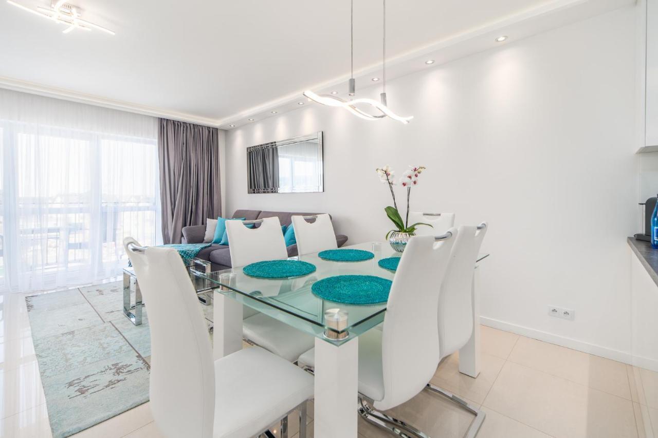 Stylish Vacation Apartment With Parking In Miedzyzdroje By Noclegi Renters 외부 사진