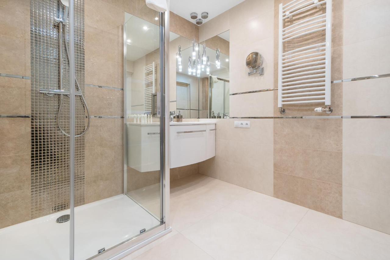 Stylish Vacation Apartment With Parking In Miedzyzdroje By Noclegi Renters 외부 사진