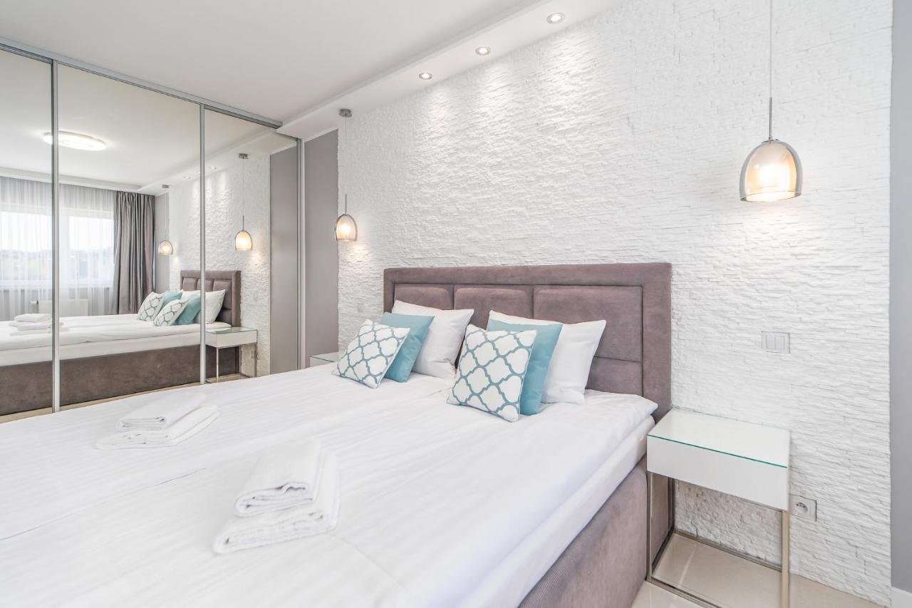 Stylish Vacation Apartment With Parking In Miedzyzdroje By Noclegi Renters 외부 사진